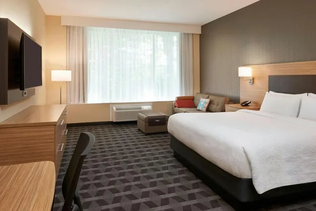 استوديو كبير بسرير كينج مع أريكة، TownePlace Suites by Marriott Toronto Oakville (ex Quality Suites) 2/3