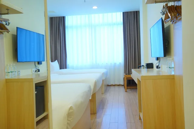 غرفة إليت ثلاثية بثلاثة أسرّة، Baiyun City Hotel 5/9