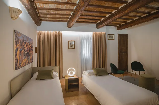 غرفة رباعية بسرير مزدوج مع أريكة، Hotel Villa Montegranelli 3/10