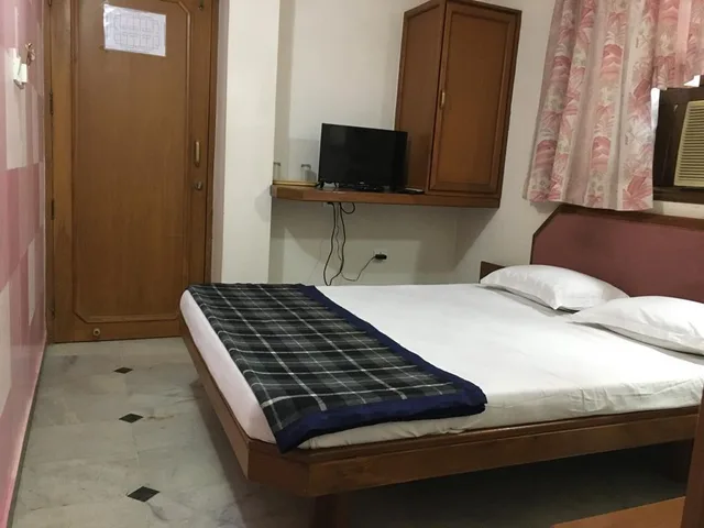 غرفة اقتصادية بسرير مزدوج، HOTEL GRG 1/3