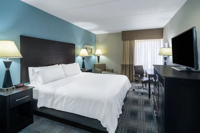 غرفة قياسية بسرير كينج، Holiday Inn Express Forsyth 2/4
