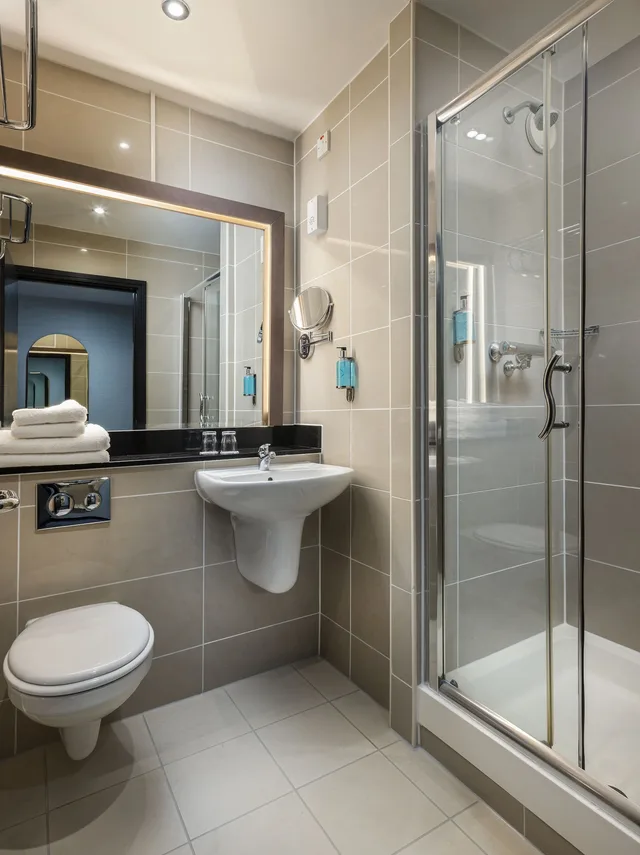 Room, Triple, 1 Double and 1 Single Bed, Academy Plaza Hotel 2/4