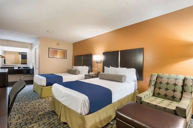 غرفة قياسية بسريرين مزدوجين للمدخنين، SureStay Hotel by Best Western Meridian 2/2