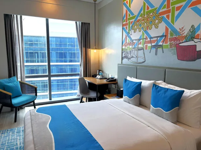 غرفة ديلوكس بسرير كوين، Mercure Mactan Cebu 2/6