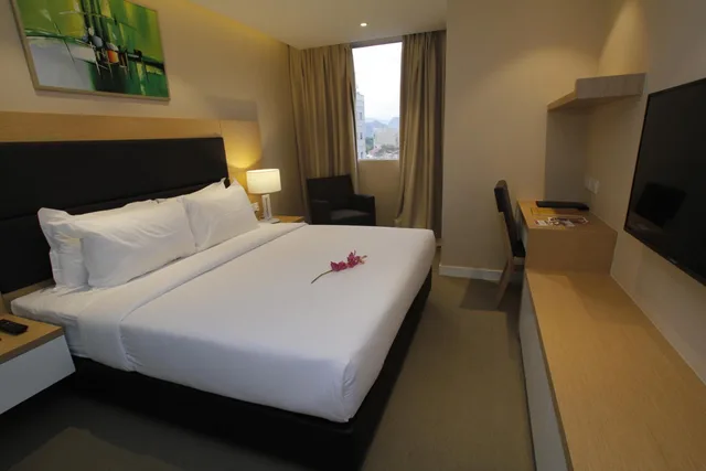 جناح جونيور، Hotel Excelsior Ipoh 3/8