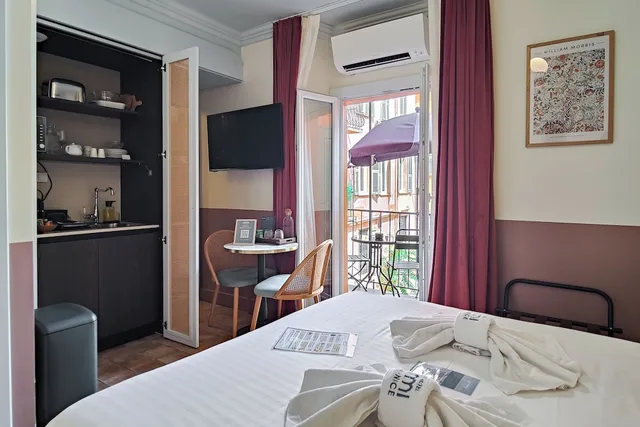Studio, Balcony, Hôtel Au Picardy 4/5