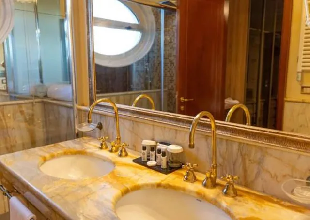 جناح بسرير مزدوج بشرفة، Mecenate Palace Hotel 1/1