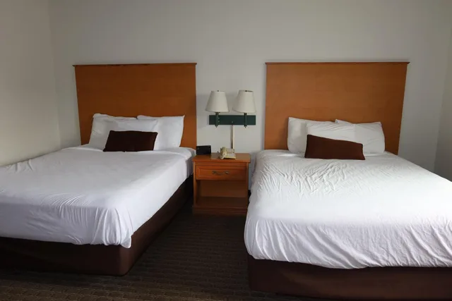 Room, 2 Queen Beds, Americas Best Value Inn Annandale 1/2
