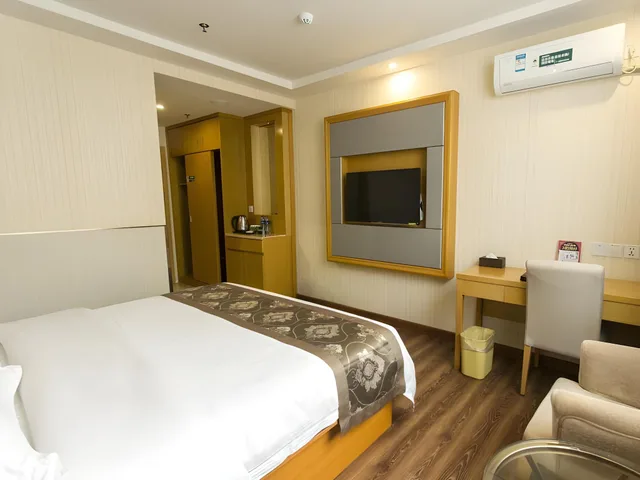 غرفة بزنس بسرير كينج وسرير كوين، Greentree Inn Zhuhai Mingzhu Station Express Hotel 2/2