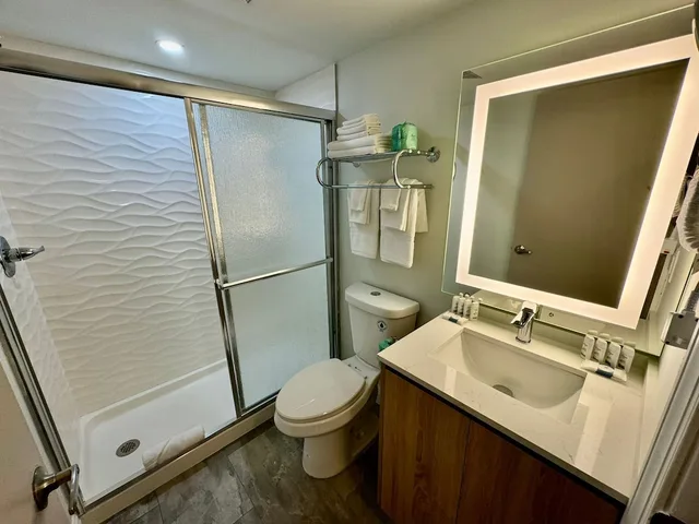 جناح بسريرين مزدوجين مع أريكة، Nova Inn Resort 2/3