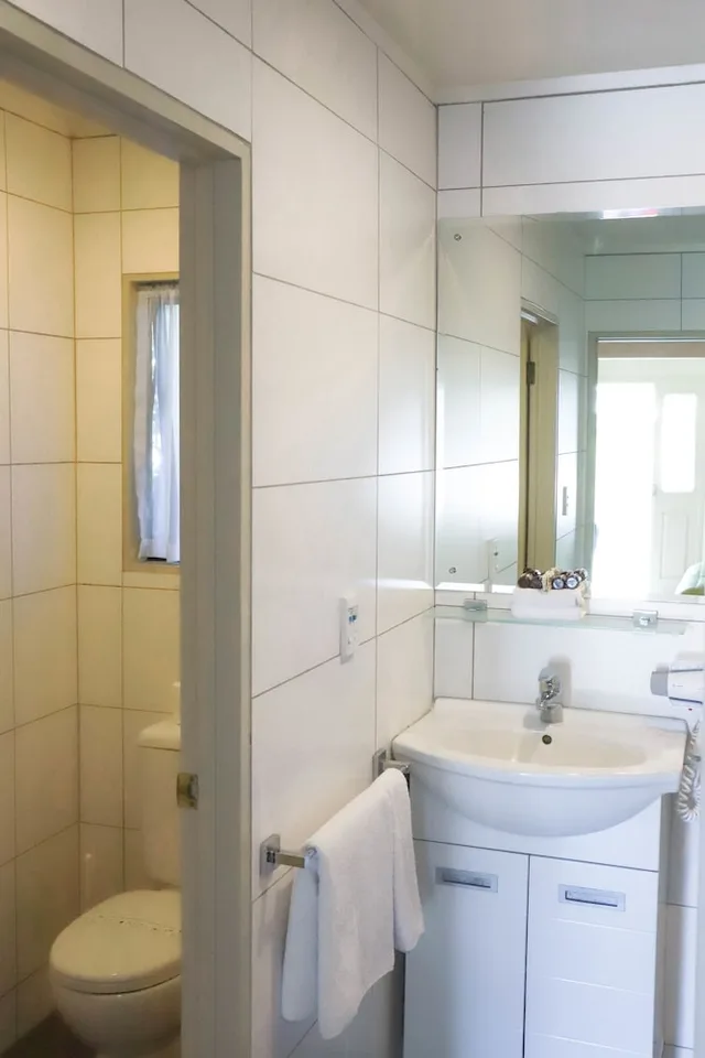 Spa, Family, 2 Queen Beds, Airport Manor Inn 10/10