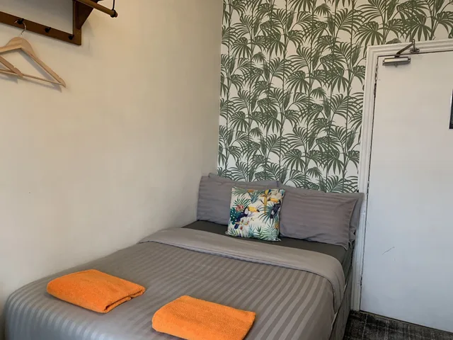 غرفة بسرير مزدوج بحمام مشترك، Tropics Beach Hotel 1/1