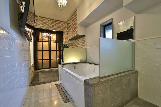 Suite, Double Bed, Sauna, Balcony، Hotel February Suseong 6/7