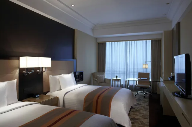 Deluxe, Courtyard By Marriott Shanghai Central 2/3