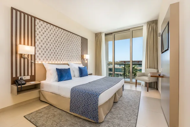 غرفة بسرير مزدوج أو سريرين منفصلين بإطلالة على المسبح، The Westin Salgados Beach Resort, Algarve 4/10