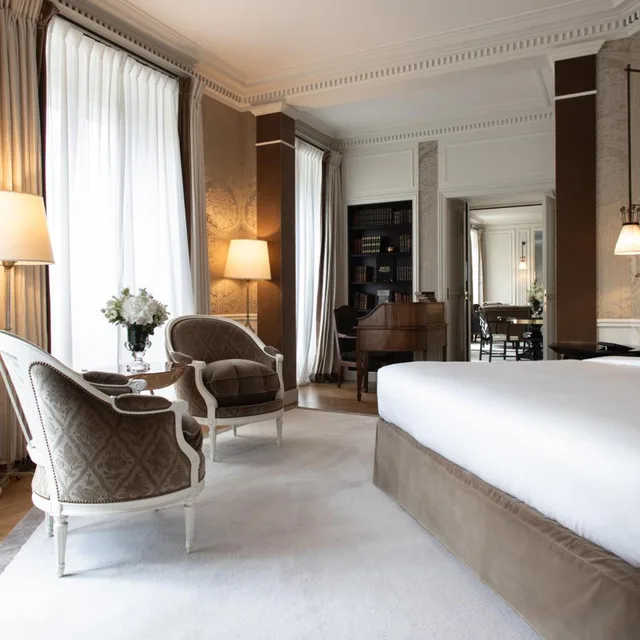 جناح مع أريكة، La Reserve Paris Hotel And Spa 1/2