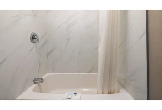 غرفة بسرير كينج لغير المدخنين، Motel6 Charlotte, NC - Coliseum 5/5