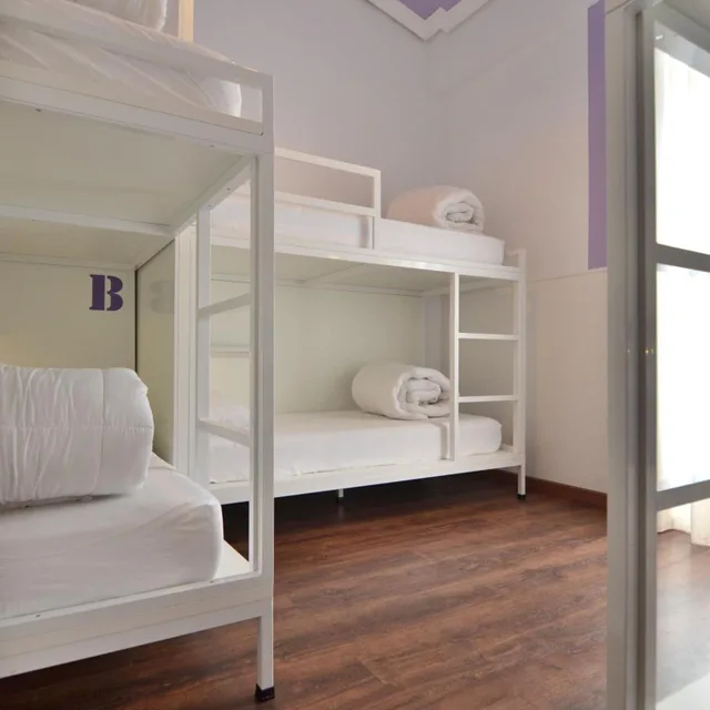 Female Dorm, 6 Beds, Far Home Atocha 2/10
