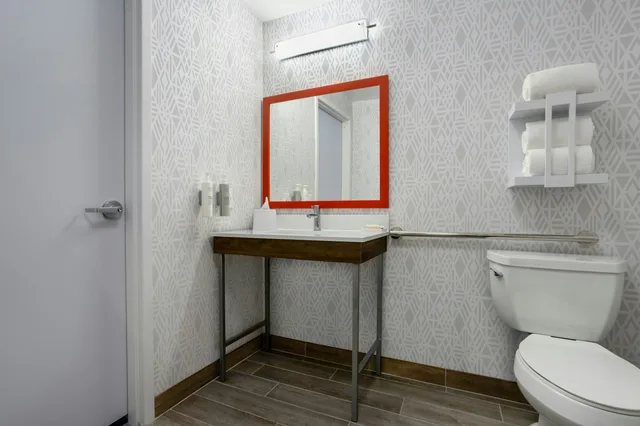 استوديو بسرير كينج لذوي الإعاقة، Hampton Inn and Suites Muncie 4/6