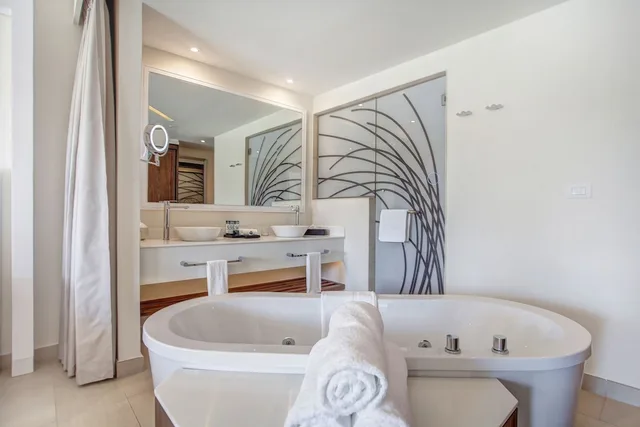 Diamond Club, Junior Suite, Luxury, King Bed, Ocean View, Sofa، Royalton Saint Lucia An Autograph Collection All Inclusive Resort 10/10