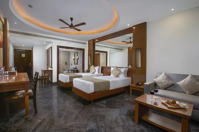 Ultra, Luxury, Suite, King Bed, River Wing، RESORT RIO 3/6