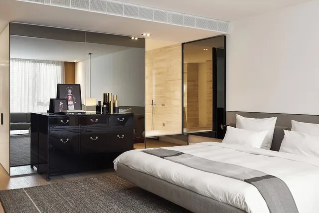 1 Bedroom, Junior Suite, King Bed, Roomers Baden Baden Autograph Collection 2/10