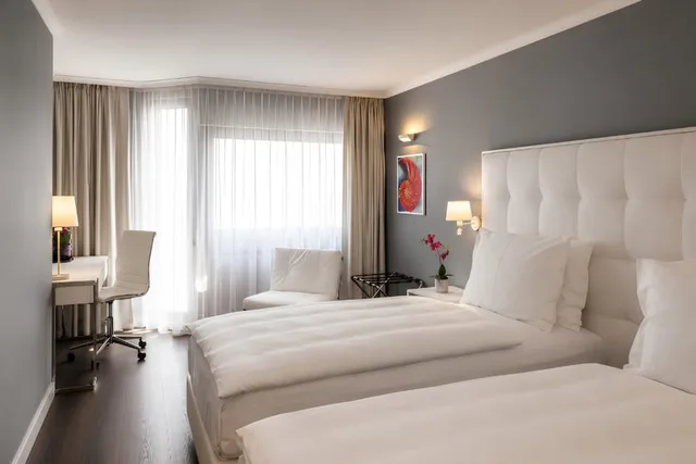 غرفة قياسية بسرير كينج، Mercure Hotel Raphael Wien 1/2