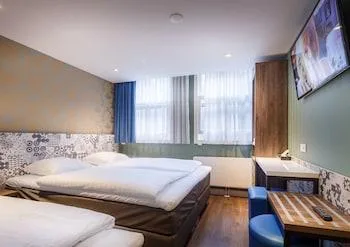 غرفة رباعية، Hotel Old Nickel 1/1