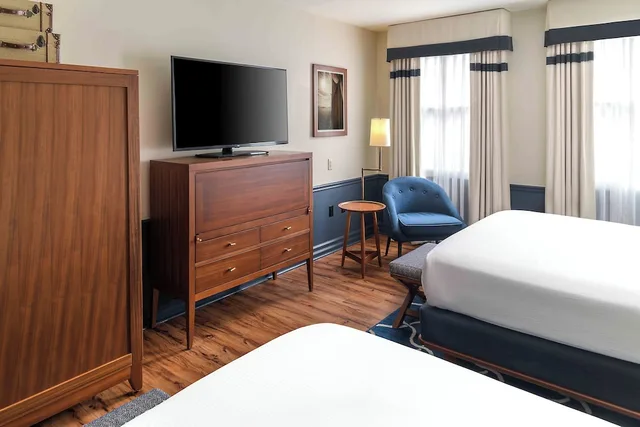 غرفة ديلوكس بسريرين كوين، Portland Harbor Hotel 4/6