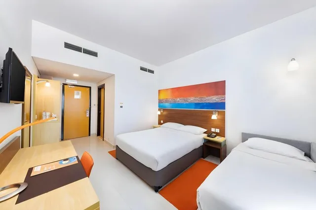 غرفة عائلية بسرير كوين مع أريكة، Citymax Hotel Bur Dubai 2/5