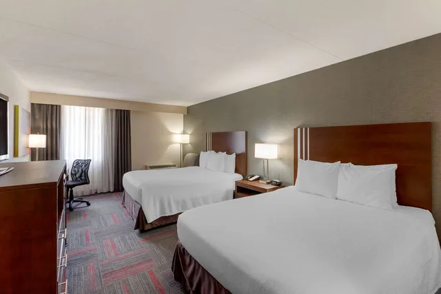 غرفة بسريرين مزدوجين، Best Western Plus Toronto Airport Hotel 1/3
