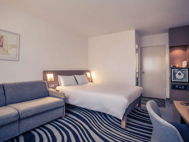 غرفة قياسية بسرير كوين مع أريكة، NOVOTEL BOURGES 4/8