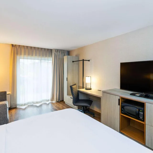 غرفة بسرير كينج في الطابق الأرضي، Comfort Inn Parry Sound 8/10