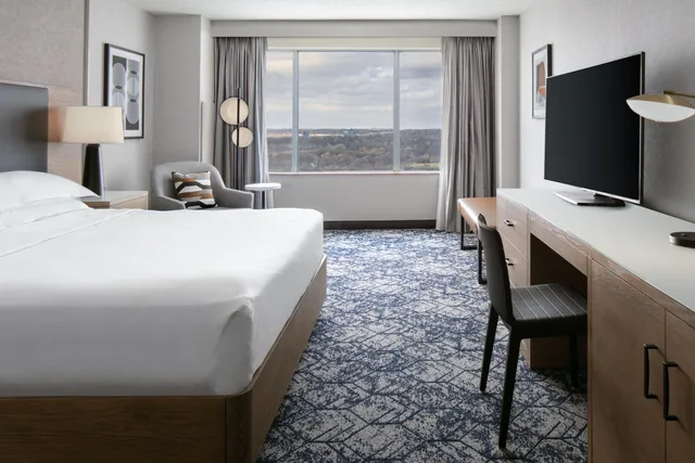 غرفة بسرير كينج، SHERATON OVERLAND PARK HOTEL AT THE CONVENTION CENTER 2/12