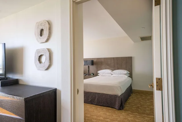 جناح بإطلالة على البحر، Embassy Suites By Hilton Waikiki Beach Walk 1/3