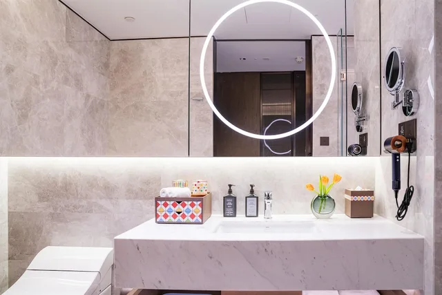 Junior Suite, King Bed, Yuexiu Hotel Guangzhou, Curio Collection by Hilton 5/5