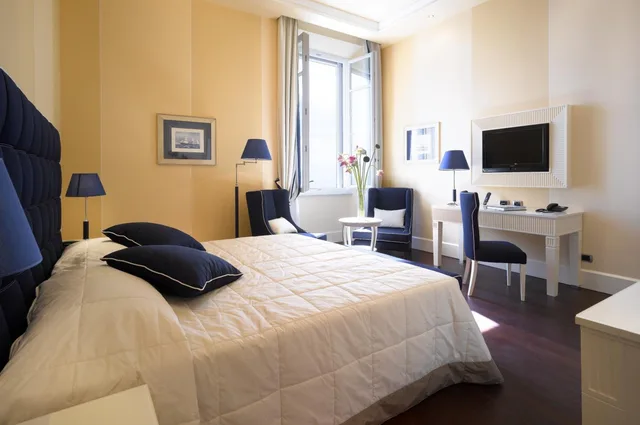 غرفة سوبيريور بسرير مزدوج أو سريرين منفصلين بإطلالة على البحر، Grand Hotel Palazzo Livorno Mgallery 2/8