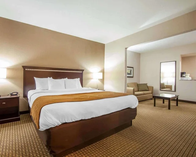 Suite, Comfort Suites London, KY 3/10