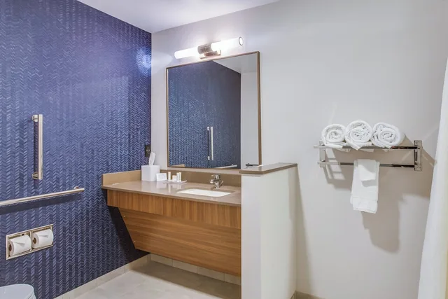 جناح بسريرين كوين مع أريكة لذوي الإعاقة، Fairfield Inn & Suites by Marriott Rolla 2/2