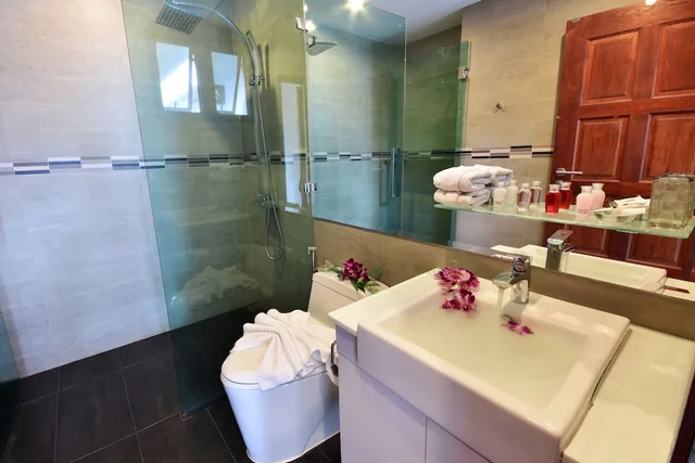 2 Bedrooms, Villa, King and Queen Bed, Beach Front، Villa Labaron 3/3