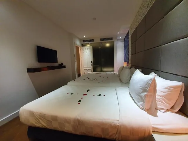 غرفة ديلوكس ثلاثية بثلاثة أسرّة، Victor Metropolis Hotel & Rooftop Bar 2/4