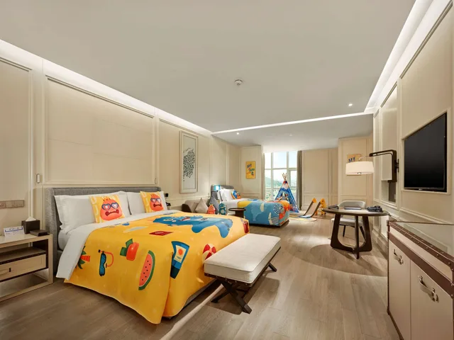 غرفة تنفيذية بسريرين كينج، Hilton Dalian Golden Pebble Beach Resort 1/3