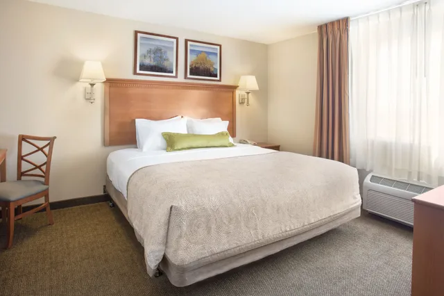 جناح بسرير كوين، Candlewood Suites Yuma 2/7