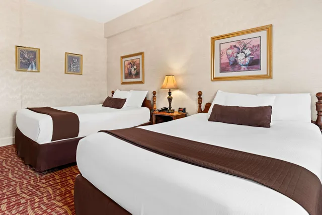 غرفة، Genetti Hotel SureStay Collection By Best Western 1/7