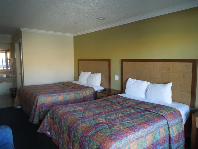 غرفة قياسية بسريرين كوين، National Inn Garden Grove 6/10