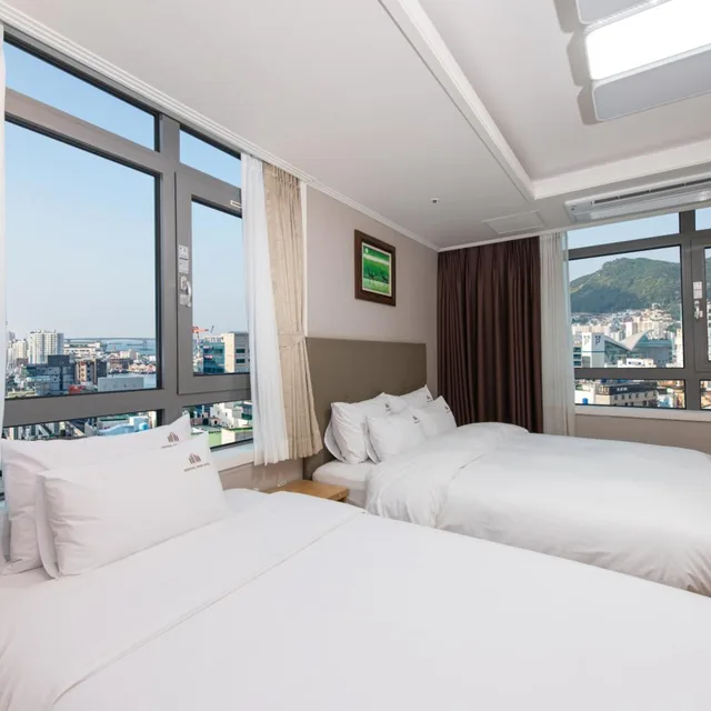غرفة ديلوكس عائلية بسريرين منفصلين بإطلالة على المدينة، Central Park Hotel Busan 1/10