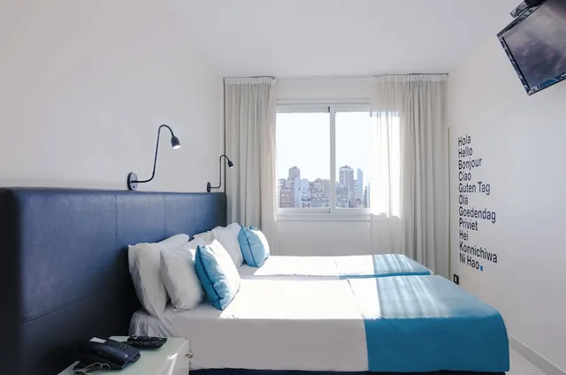 Standard, Twin Beds, City View, Cyan Recoleta 3/10