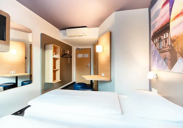 Room, Single, Twin Beds, B&B Hotel Kaiserslautern 1/1