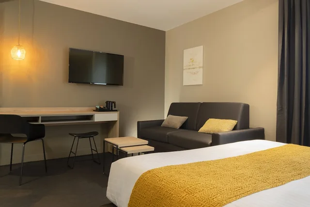 جناح بزنس بسرير كوين مع أريكة، 37 Lodge La Defense Courbevoie 2/3