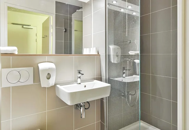 غرفة بسريرين منفصلين، B&B HOTEL Saint Witz Roissy 3/3